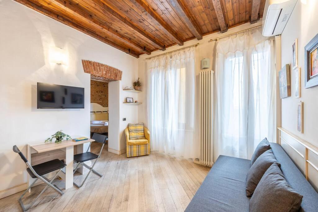 Colonne'S Nest - Cozy And Silent With Ac Apartment Milan Bagian luar foto